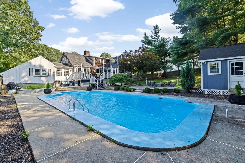 4 Country Dr, South Hingham