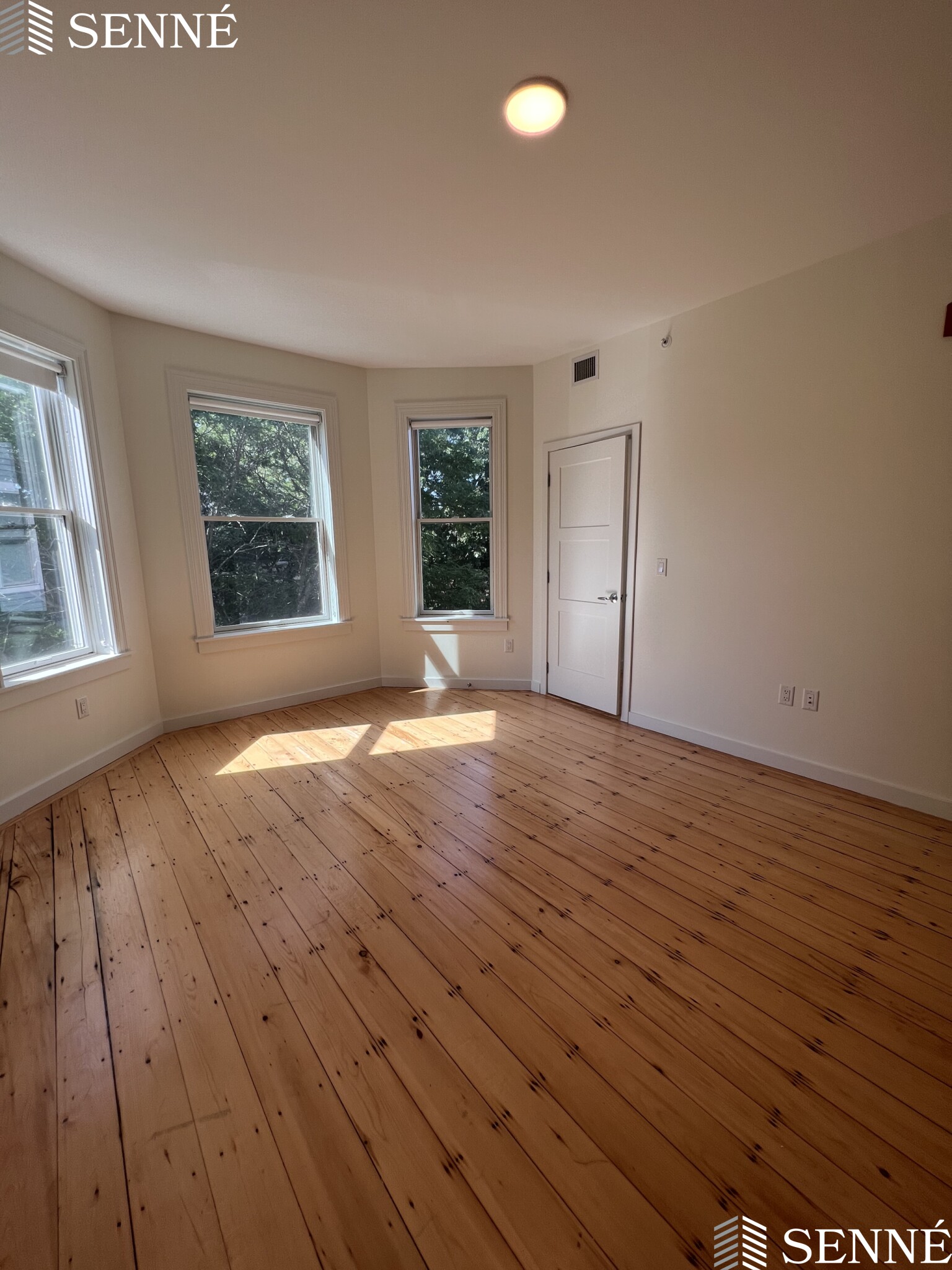 22 Magazine St, Cambridgeport