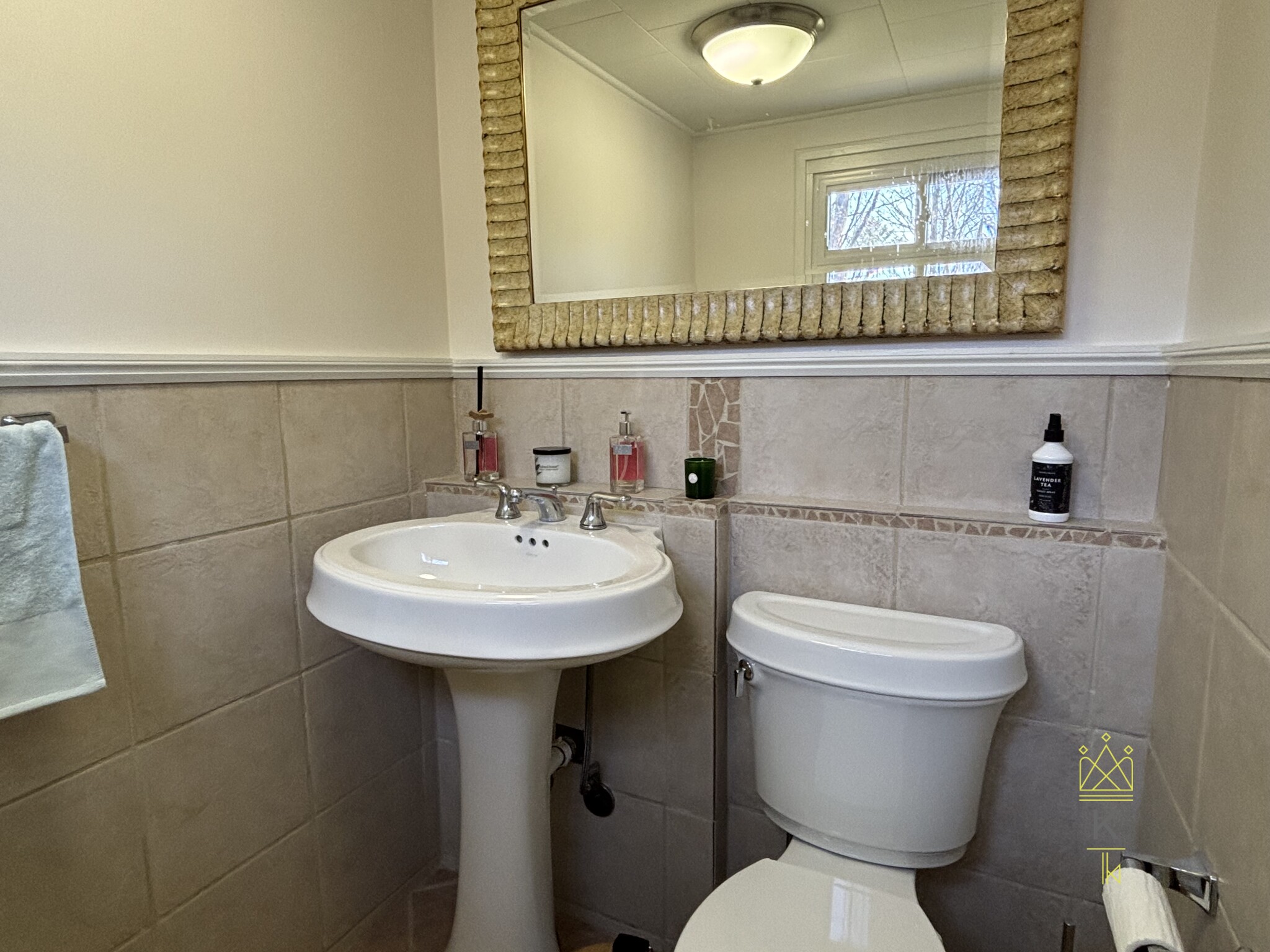 198 Wolcott Rd, Chestnut Hill