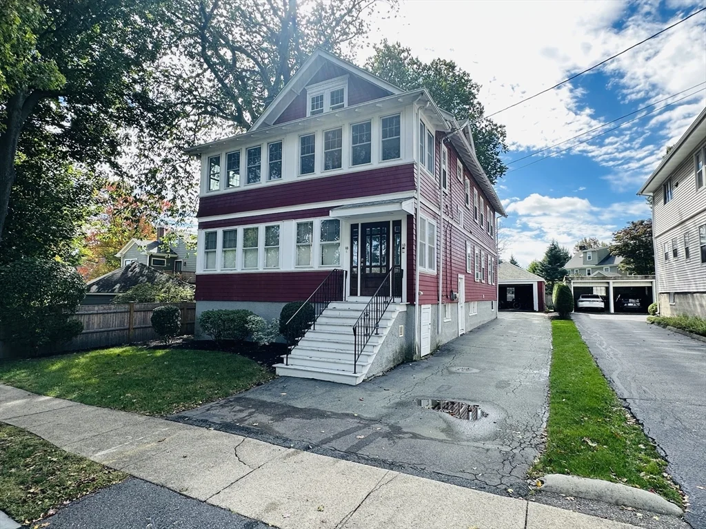 113 Cushing Ave, Belmont