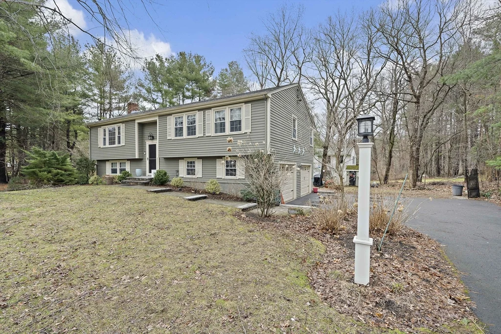 20 Trayer Rd, Canton