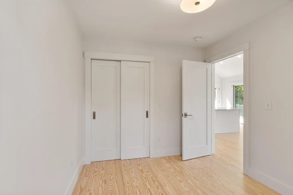 29 Pigeon Hill St, Rockport