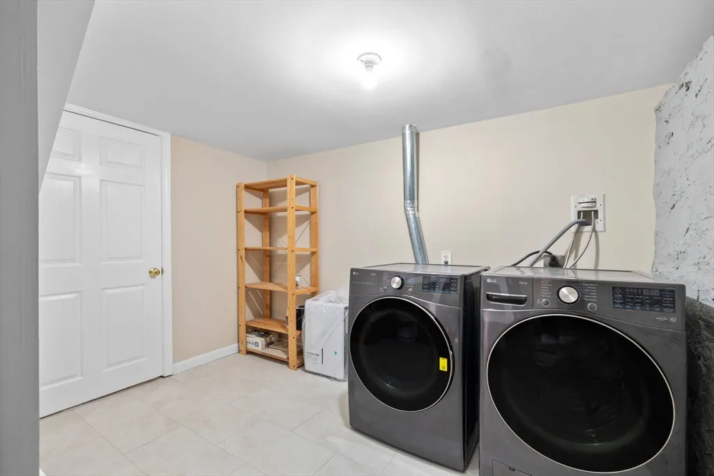 17 Wheeler Ave, Medford