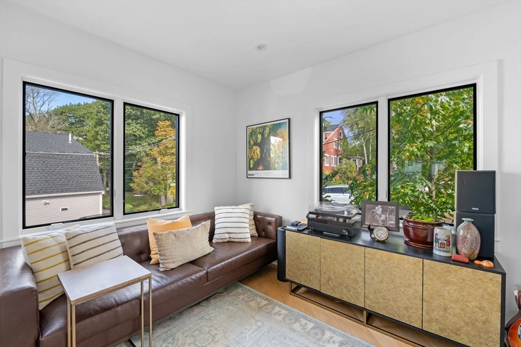 99 Naugus Ave, Marblehead