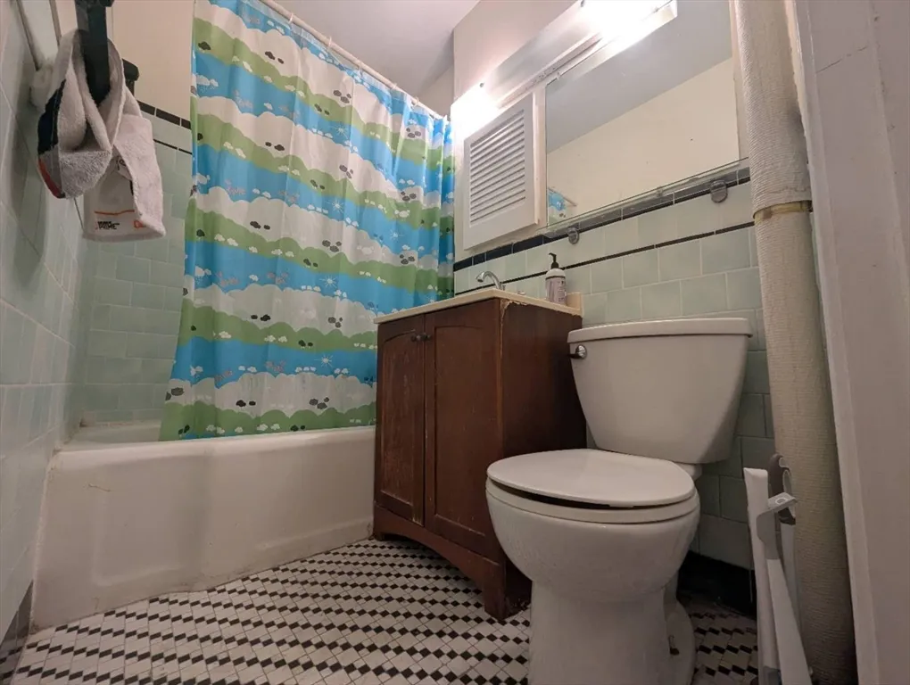 395 Broadway, Mid-Cambridge