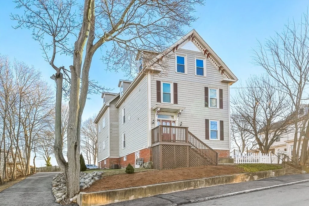 11 Symonds St, Salem
