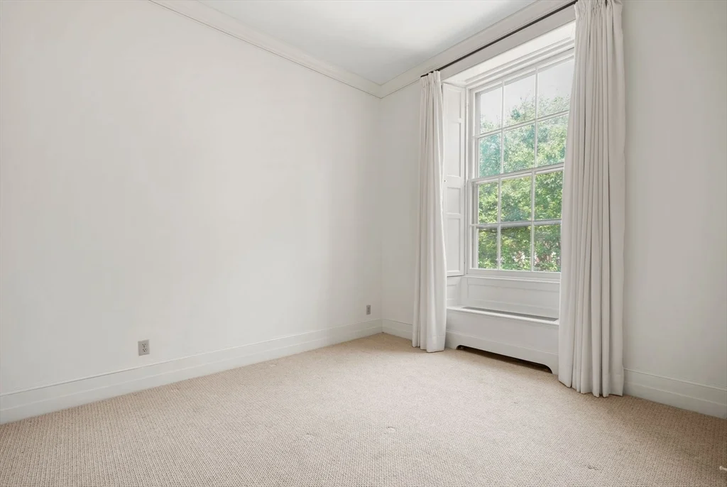 13 Chestnut St, Beacon Hill