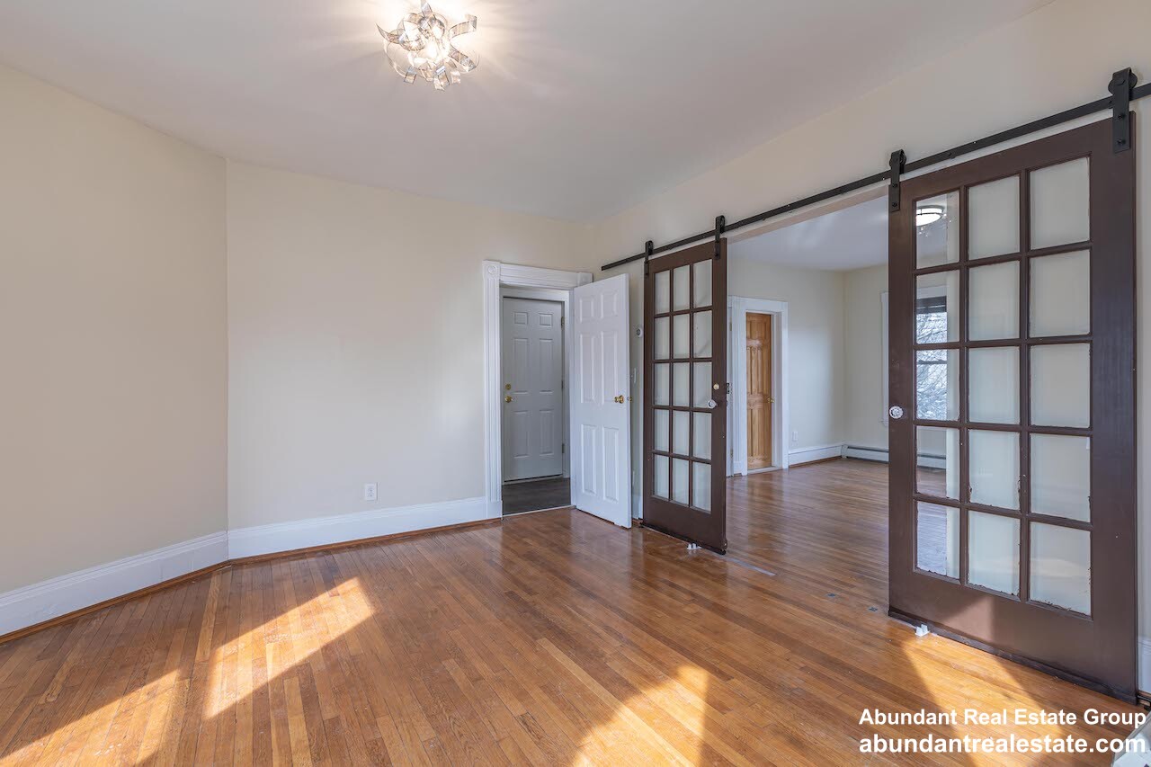 376 Medford St, Winter Hill