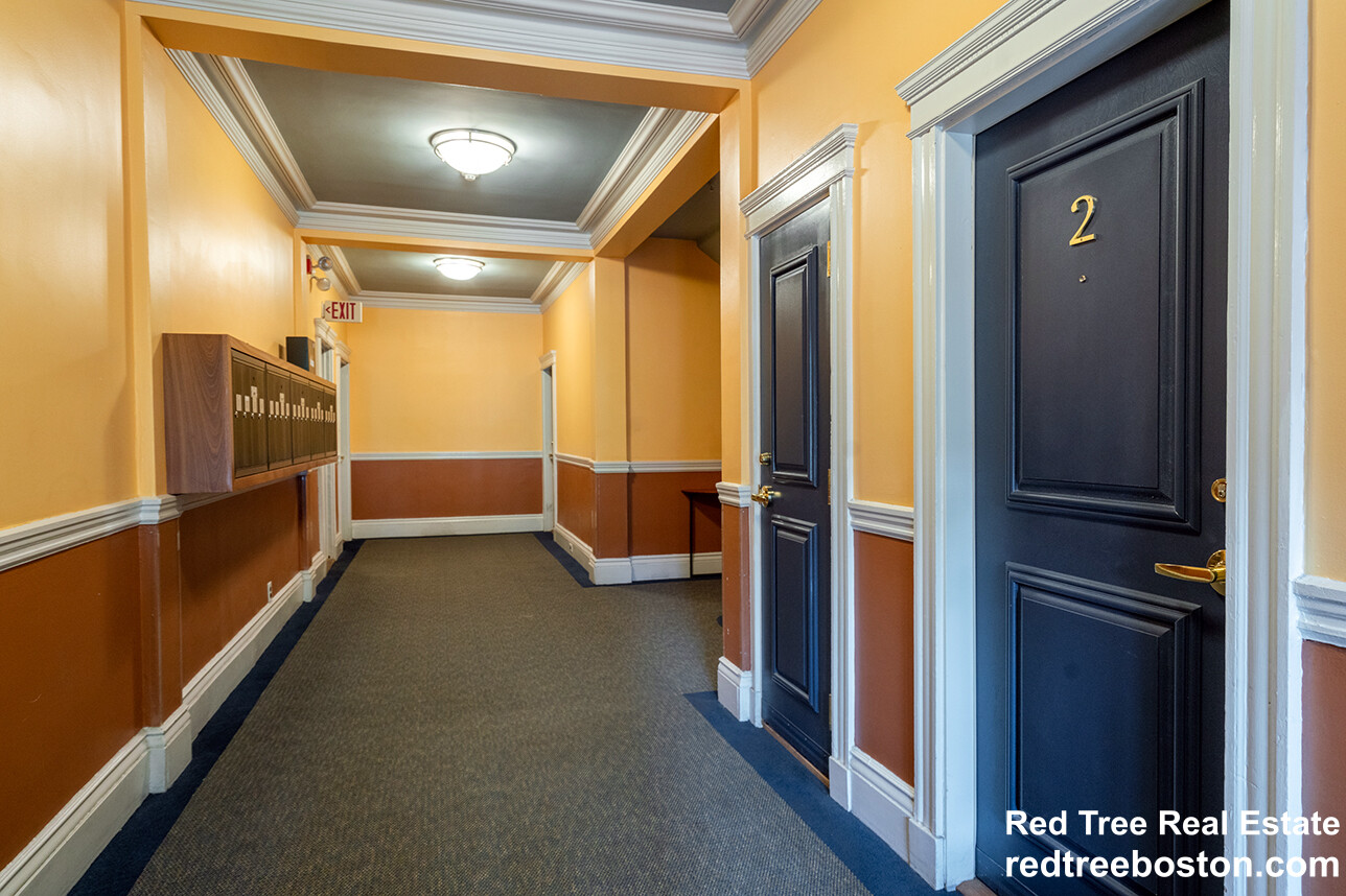 107 Queensberry St, Fenway