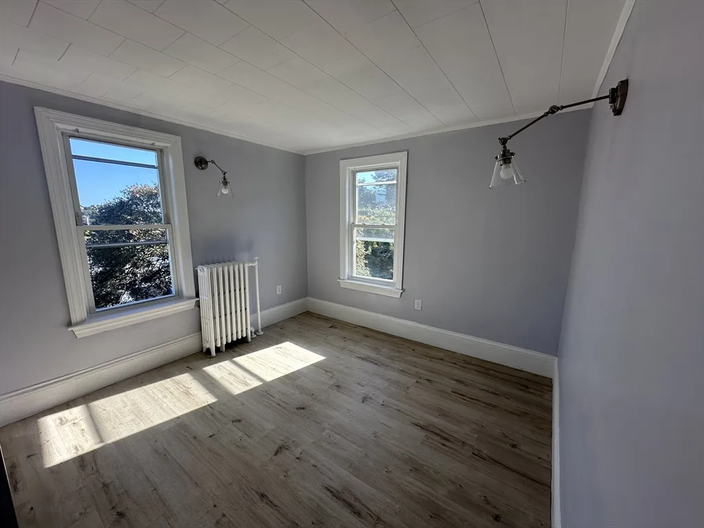 27 Prescott Ave, Chelsea