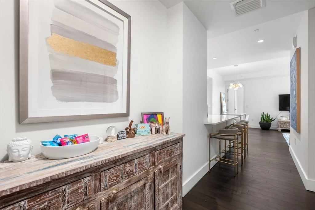 22 Liberty Dr, Seaport District