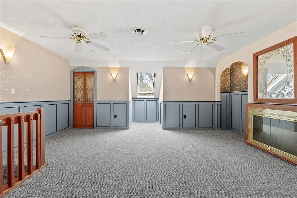 8 Deer Path, Maynard