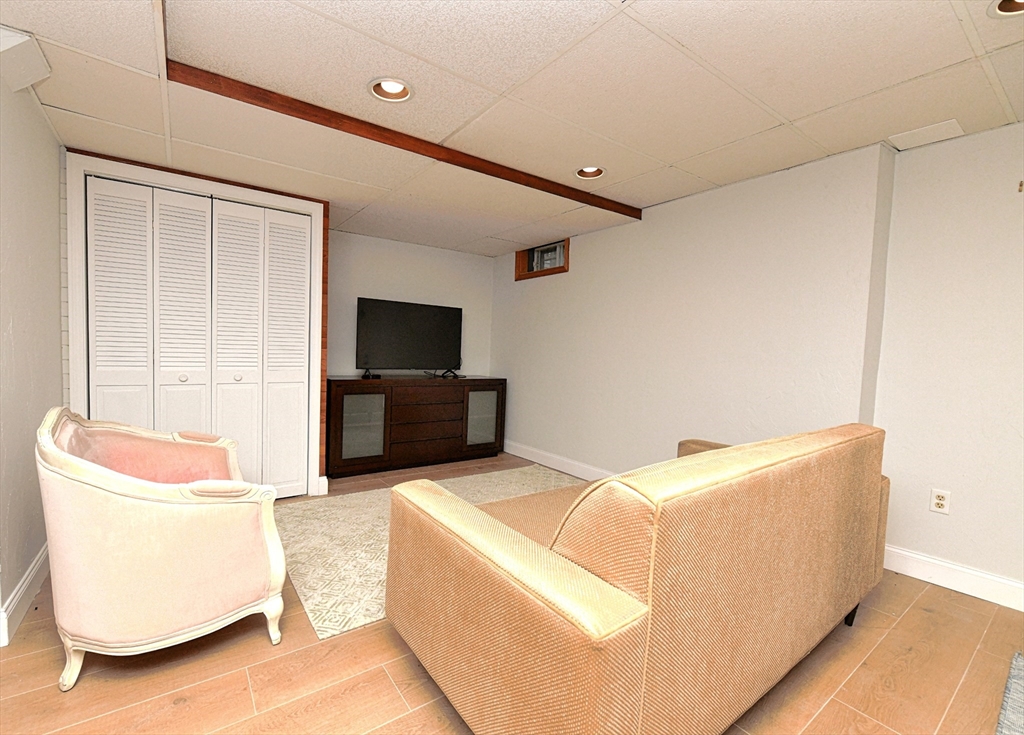 31 Ellisville Rd, Ellisville