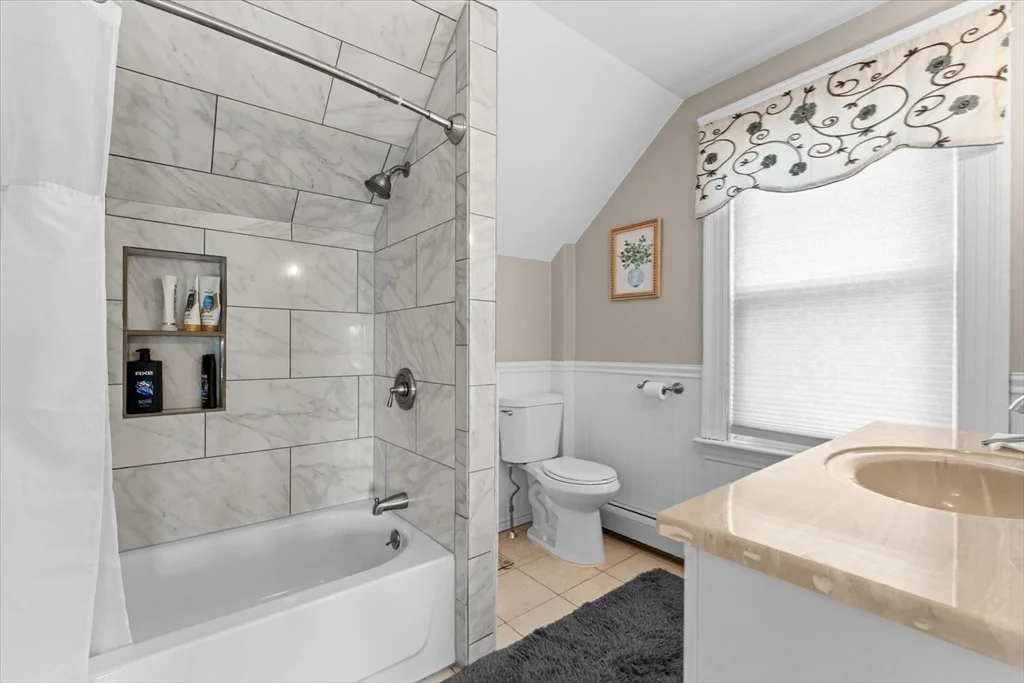 6 Davis Way, Worcester