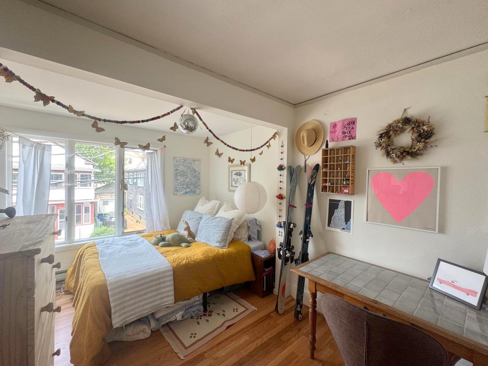 16 Corinthian Rd, Tufts