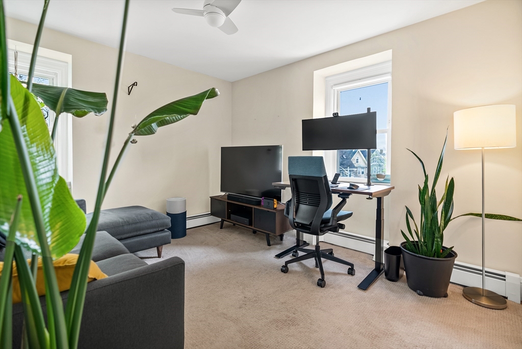 37 Putnam Ave, Riverside