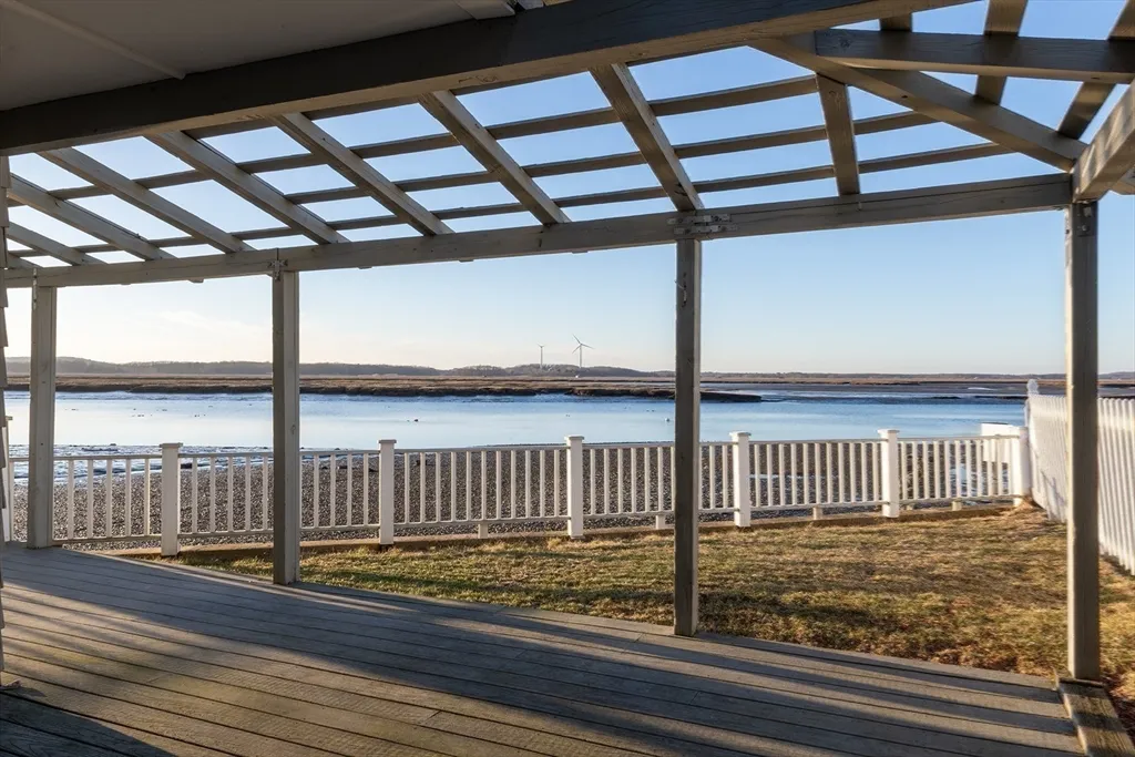 33 Eagle Hill Rd, Great Neck