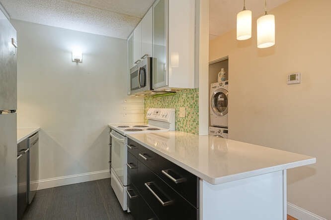 159 Main St, Stoneham