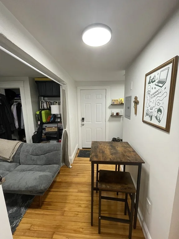 7 Main St, Foxboro