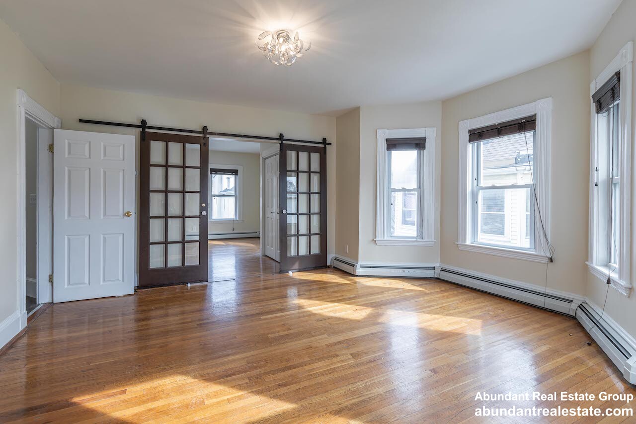 376 Medford St, Winter Hill