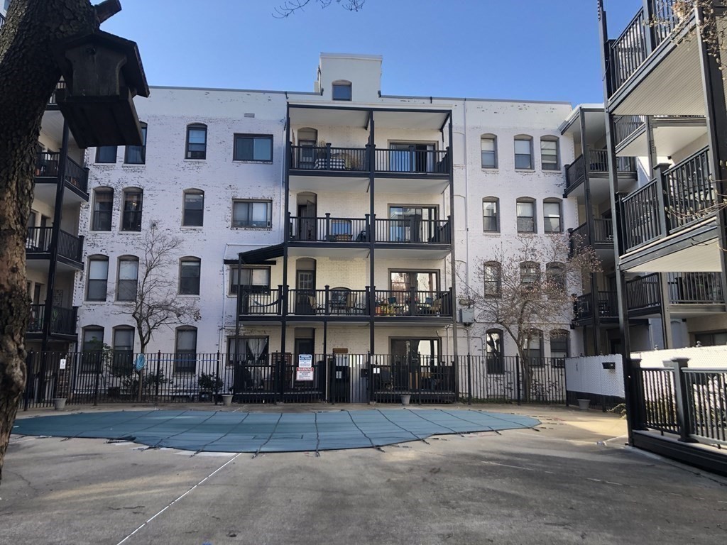 4 Commonwealth Ct, Brighton