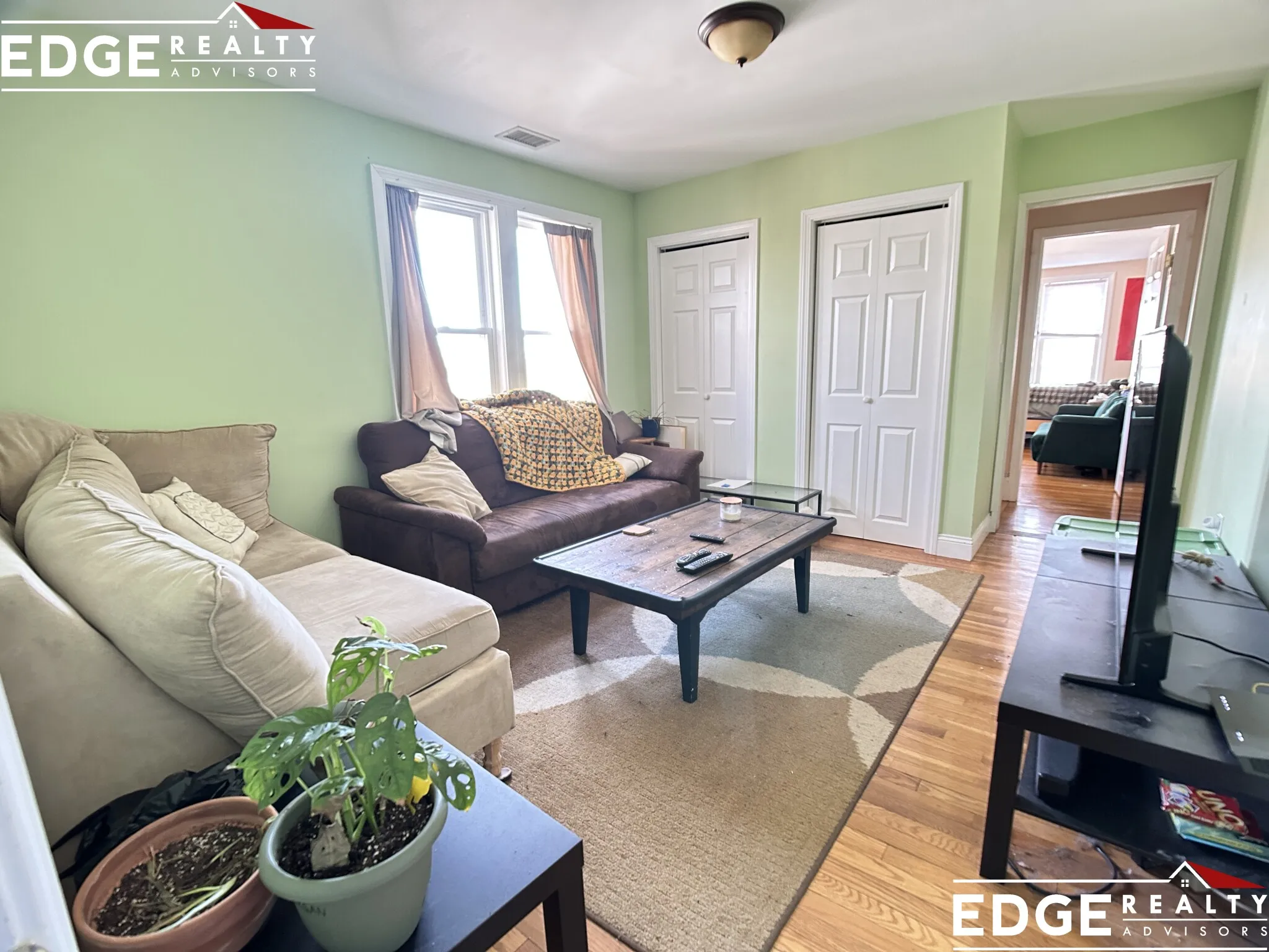 27 Bostonia Ave, Oak Square