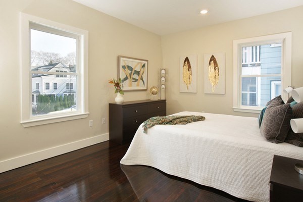 27 Parkton Rd, Jamaica Plain