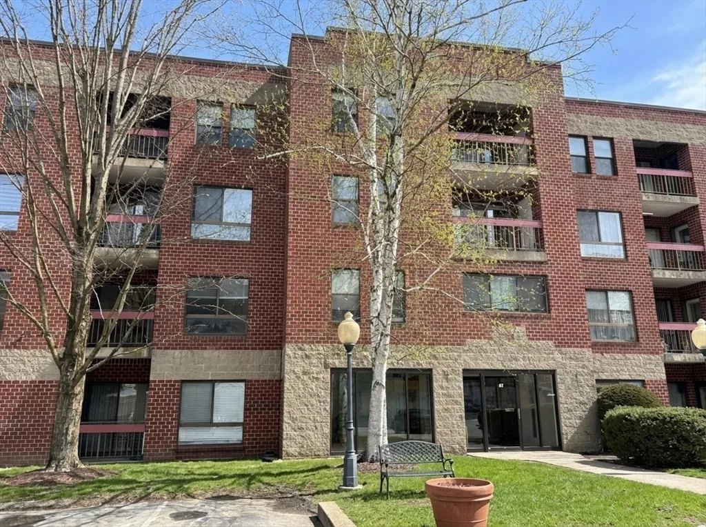 14 Heron St, West Roxbury