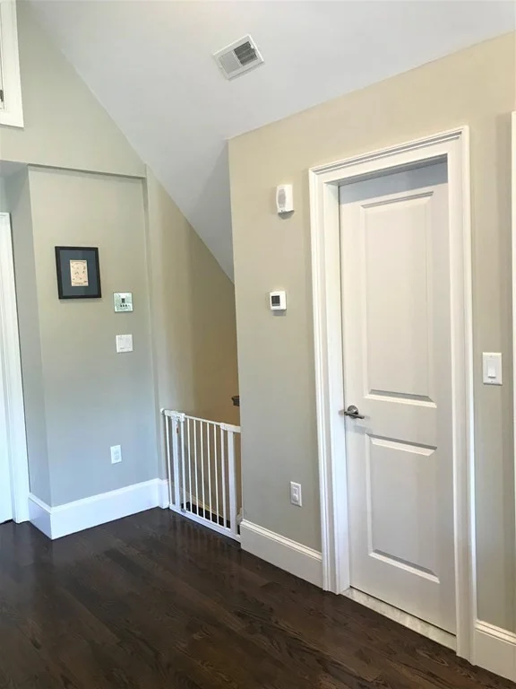 27 Albion St, Powder House Square