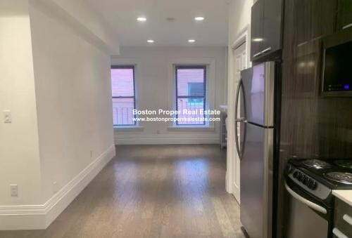 270 Newbury St, Back Bay