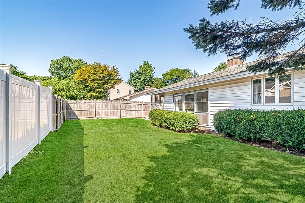 14 Rosslare Rd, Framingham