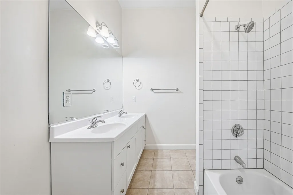 156 Chelsea St, East Boston