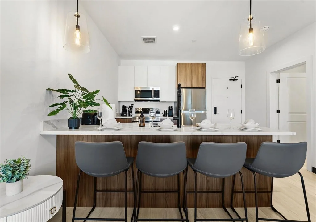 600 Broadway, Everett