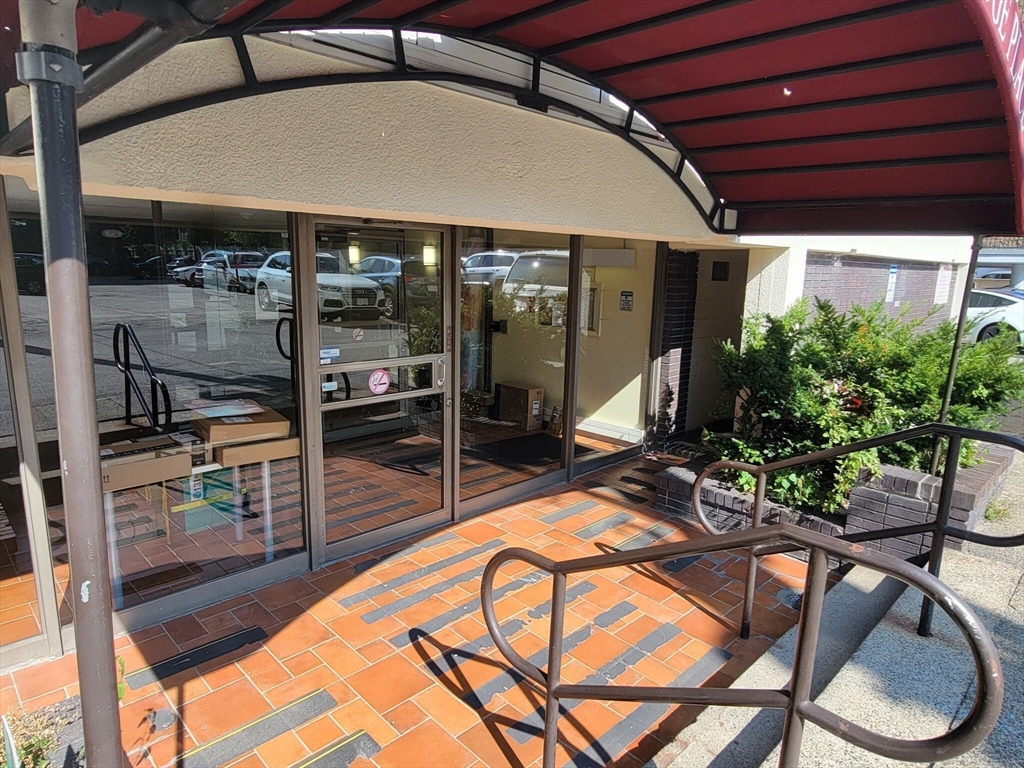 4 Trowbridge Pl, Mid-Cambridge