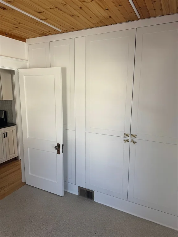 2 Harding St, Fitchburg