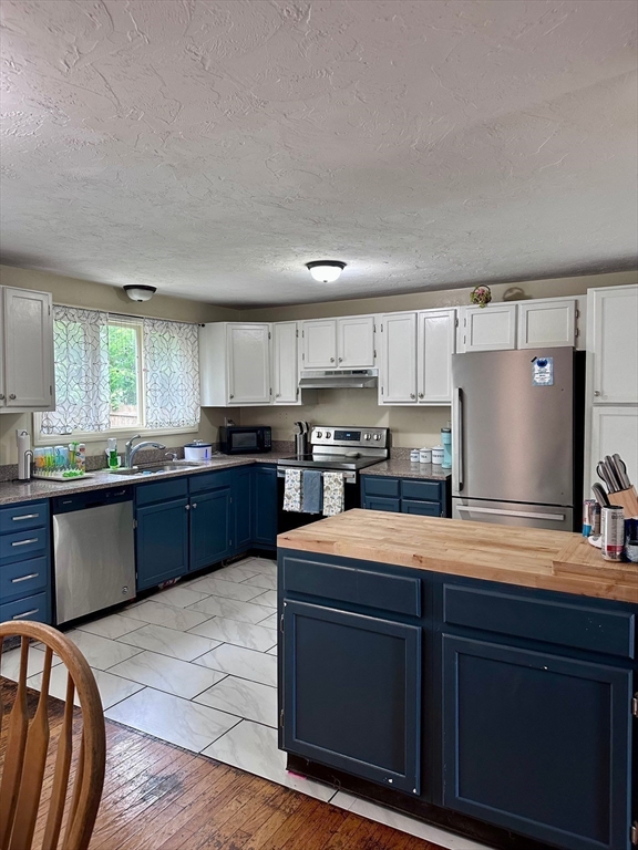 560 Bedford St, Abington