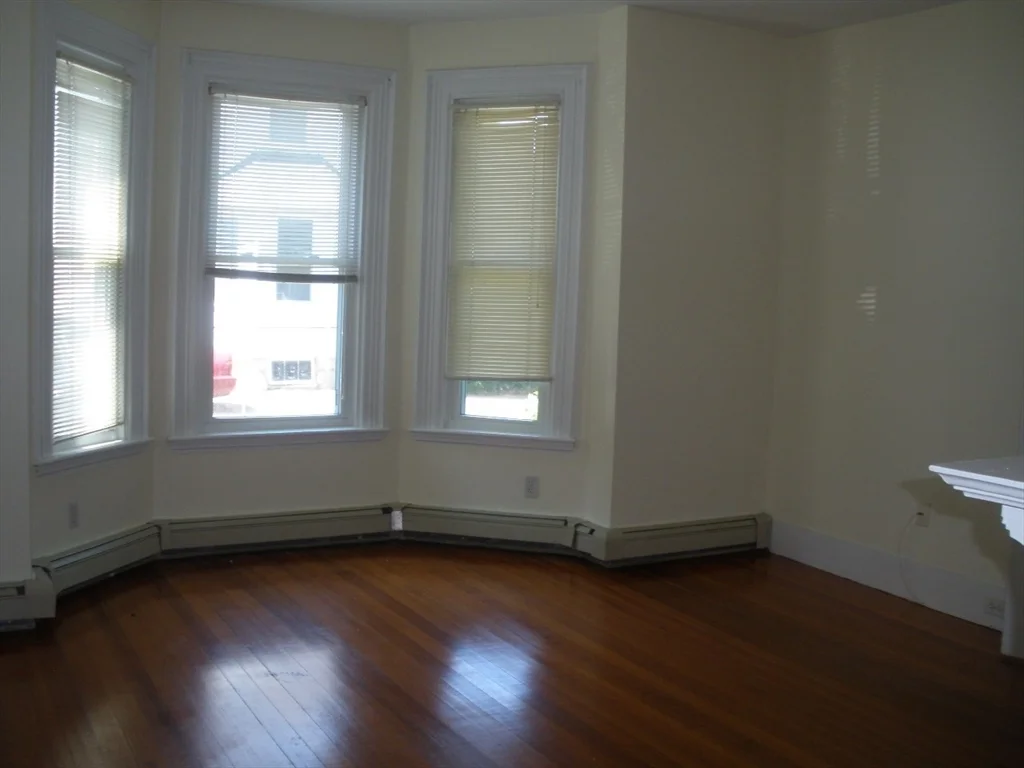 518 Watertertown St, Newton