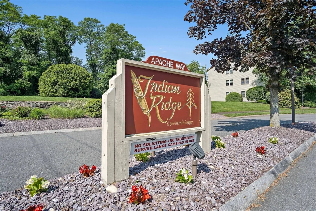 98 Apache Way, Tewksbury