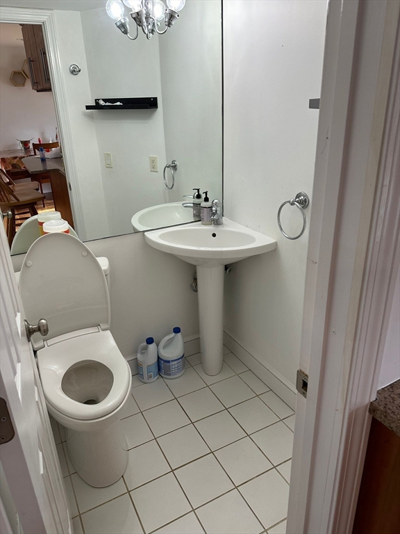 715 Hammond St, Chestnut Hill