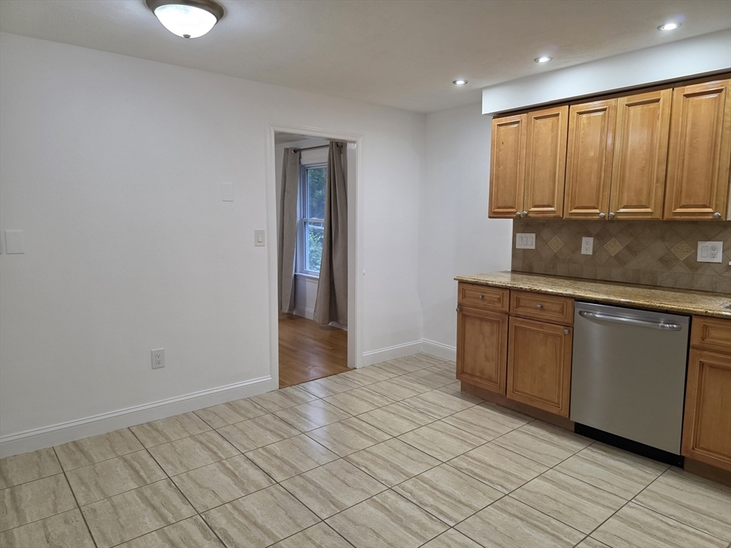 4 Hickey Dr, Framingham