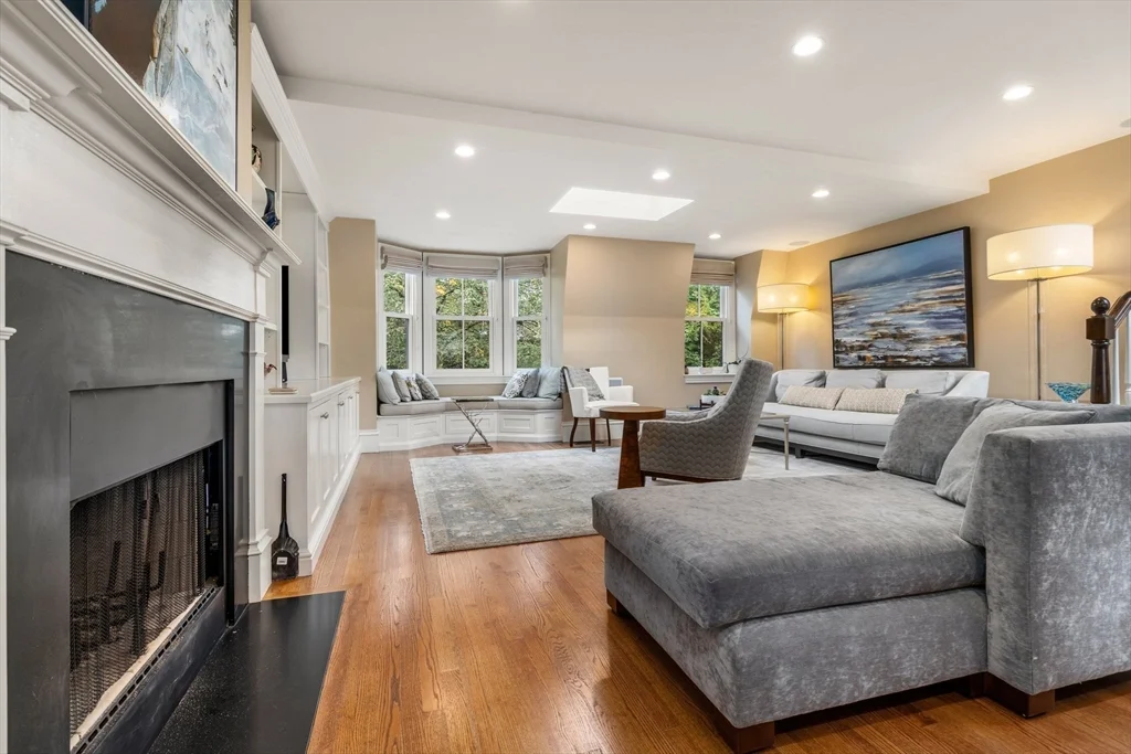 228 W Canton St, South End