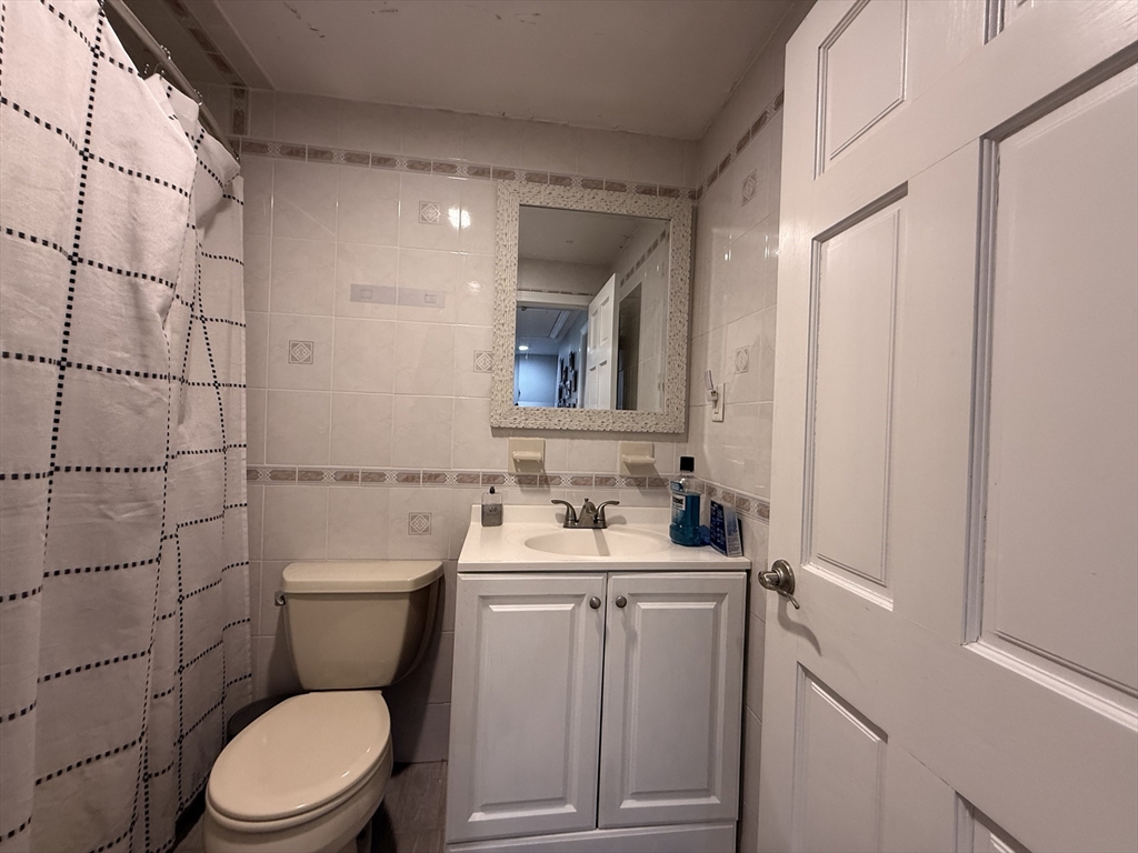 26 Hammond Pond Pkwy, Chestnut Hill