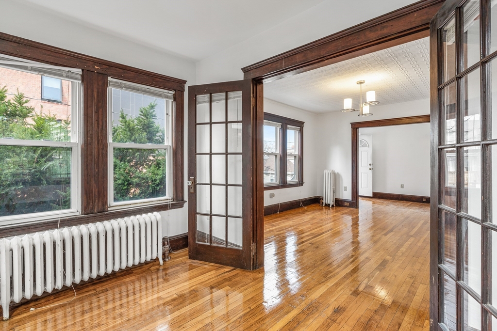 28 Sunset St, Mission Hill