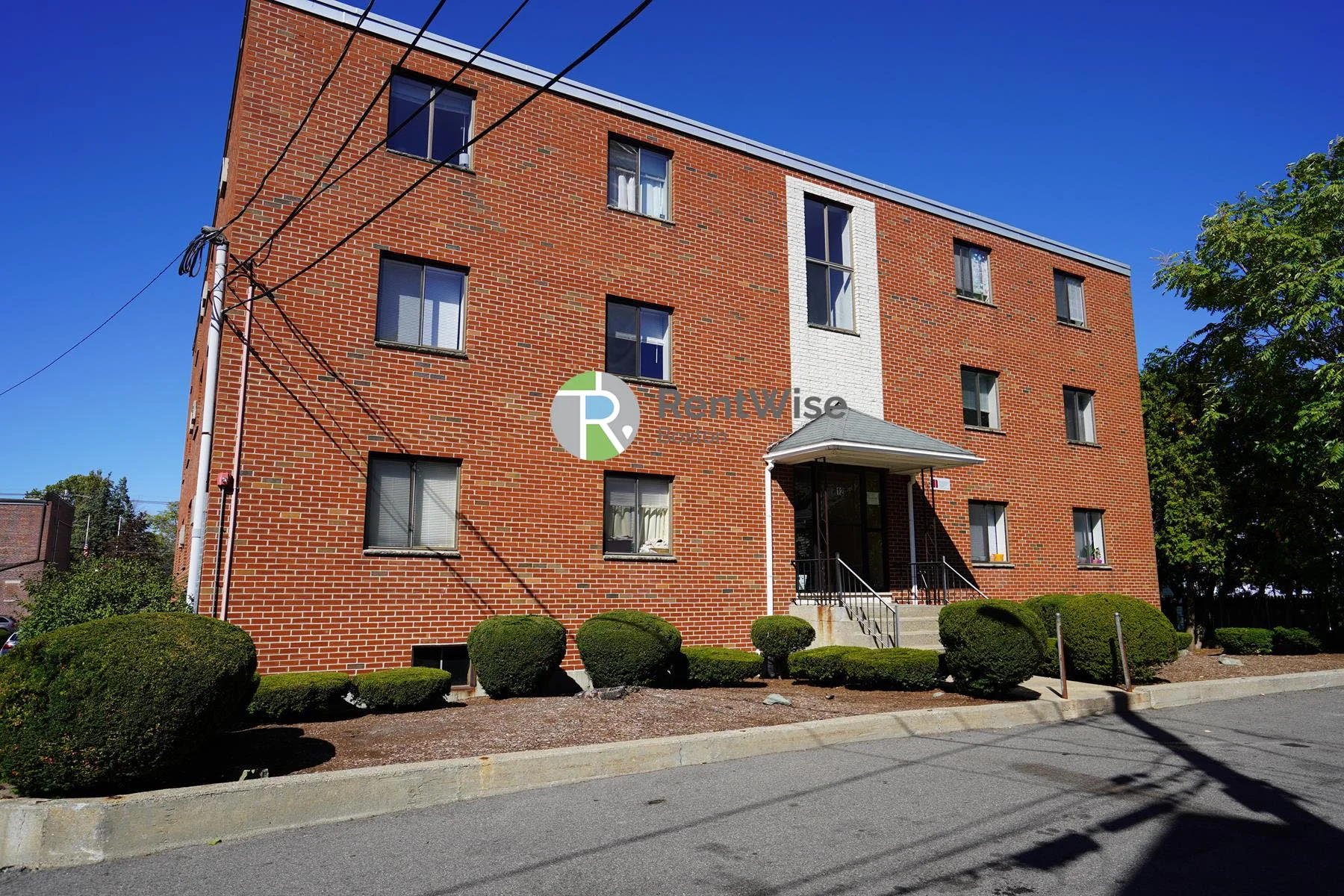 12 Cottage Ct, Nonantum