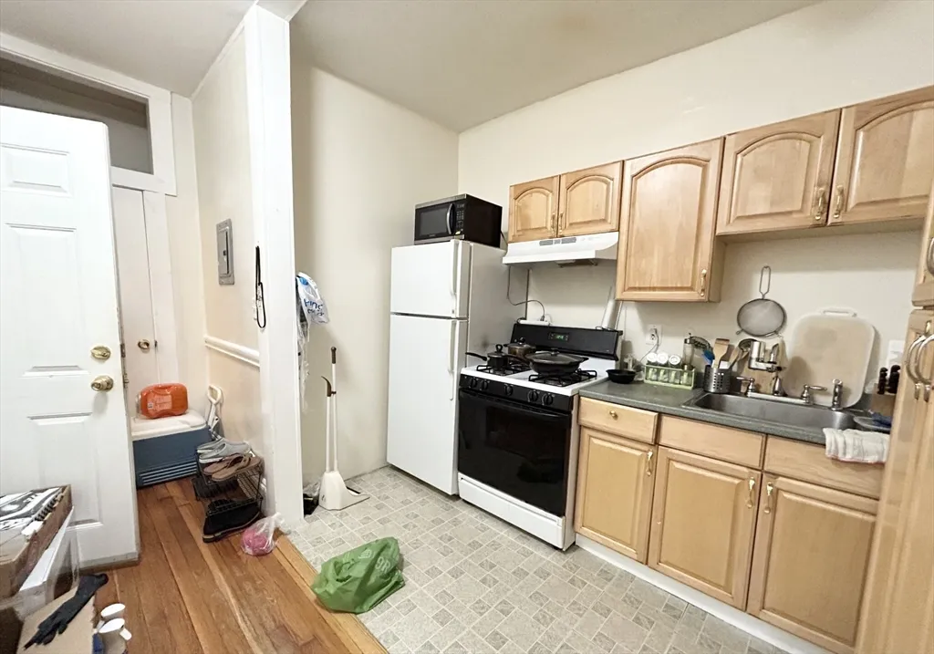 39 Hemenway St, Boston