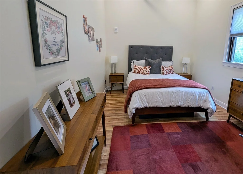 352 Manchaug Rd, Sutton