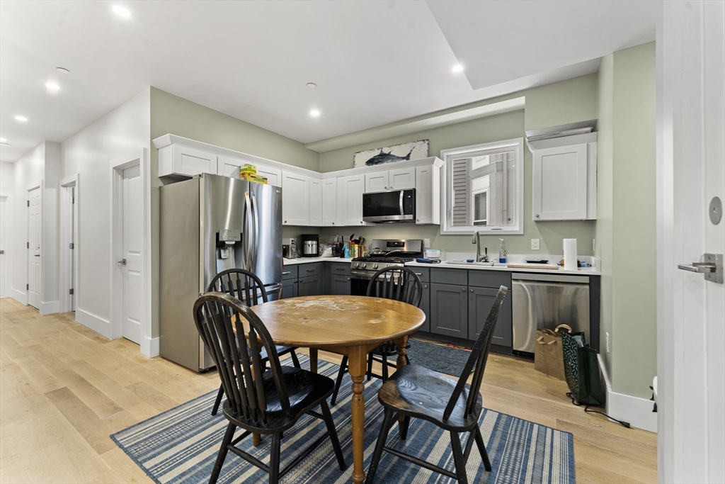 97 Hillside St, Mission Hill