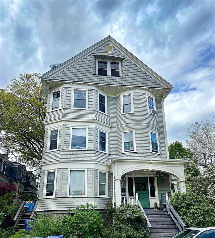 70 Perry St, Coolidge Corner