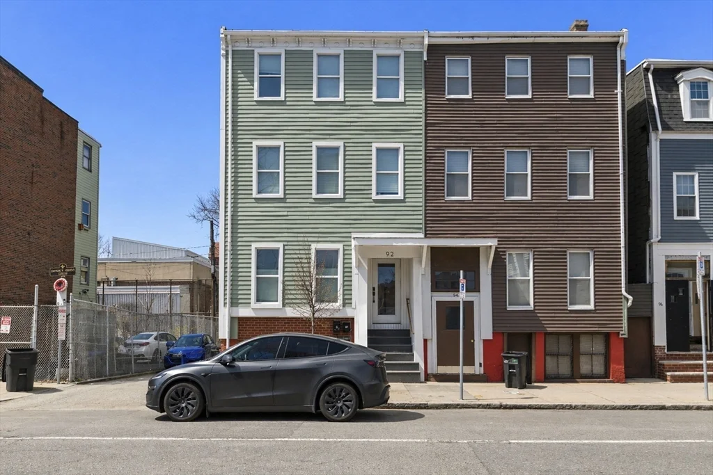 92 Chelsea St, East Boston