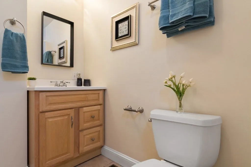 8 Howell, Dorchester